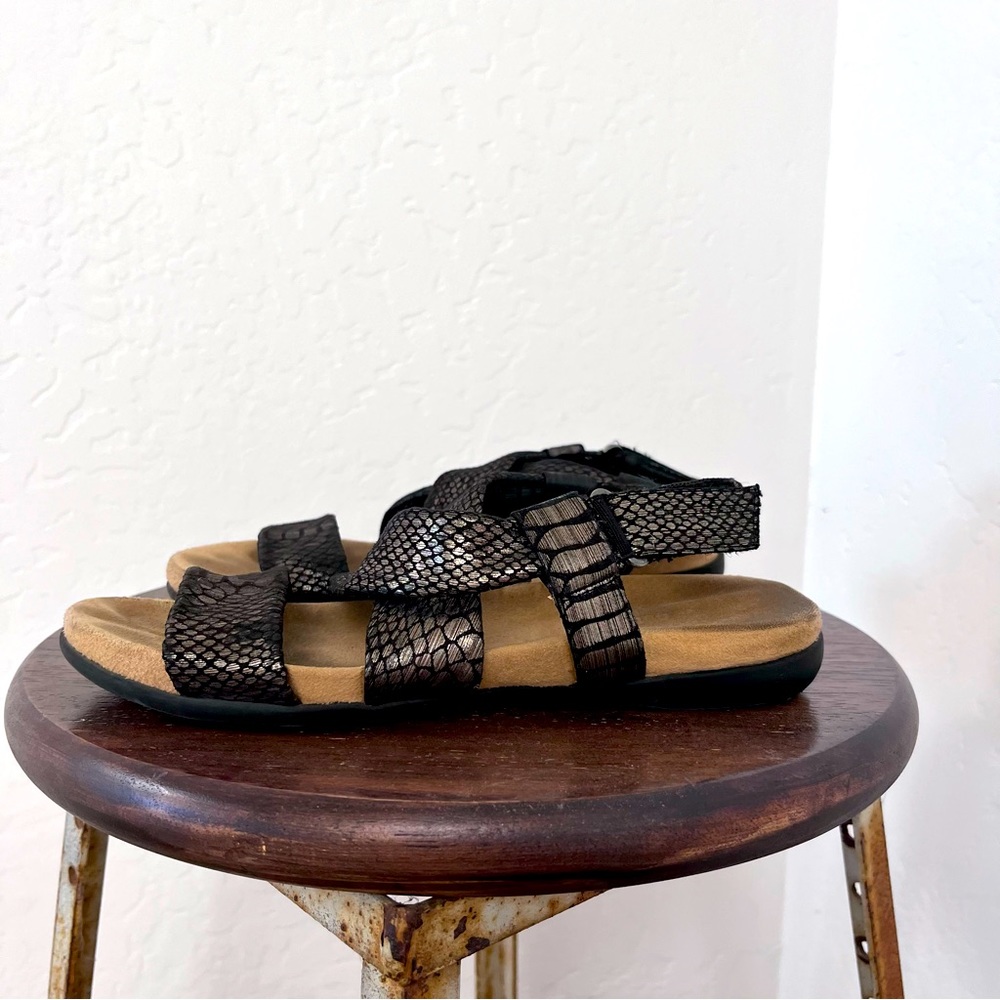 Naturalizer Black & Chrome Sandal Size 7